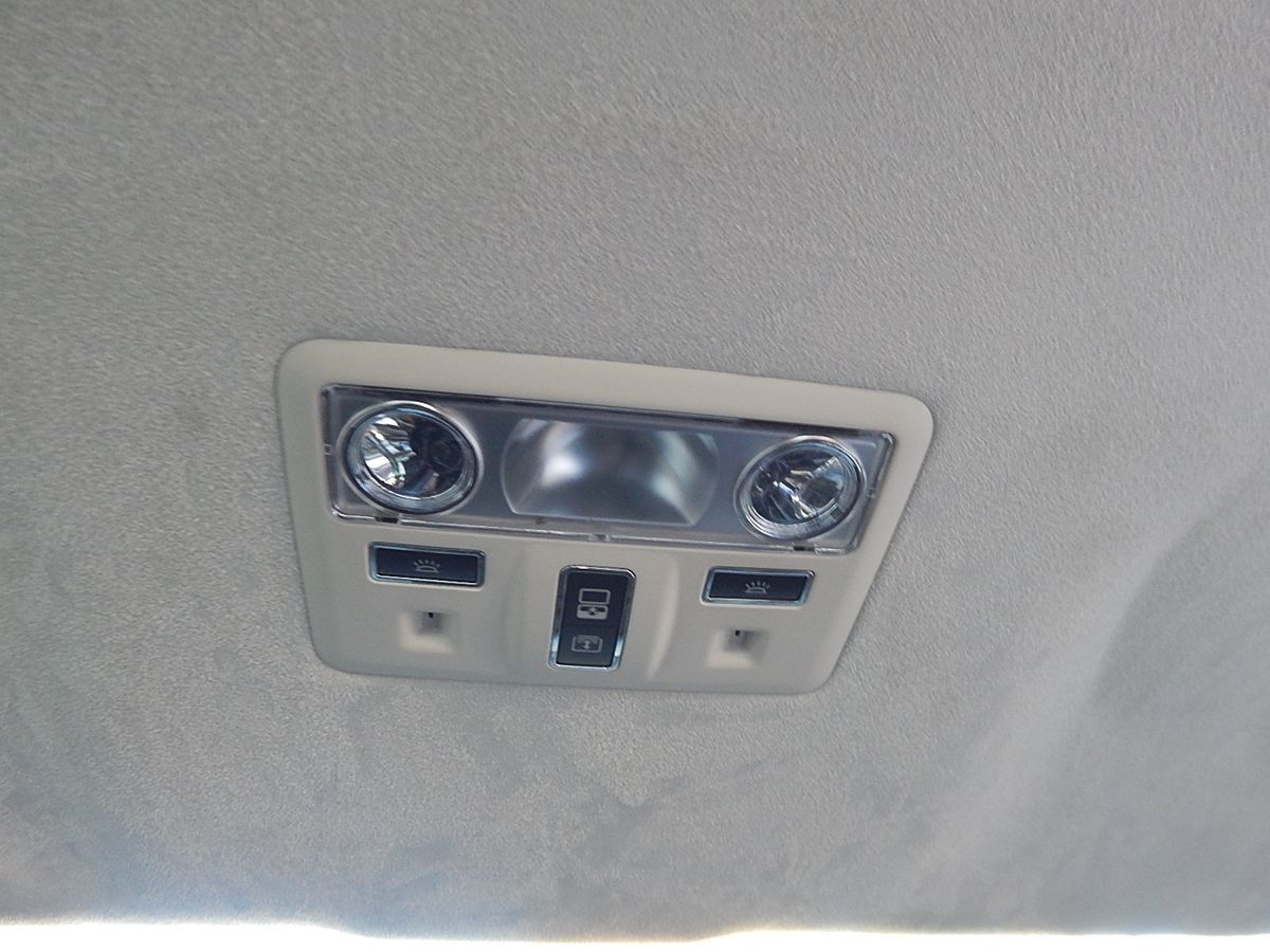 Jaguar XJ photo 28