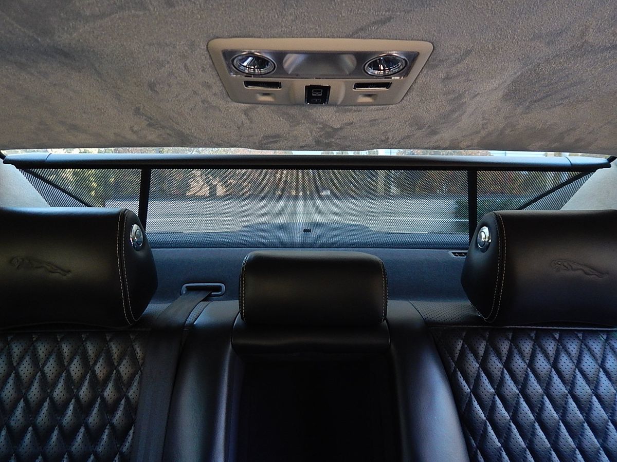 Jaguar XJ photo 32