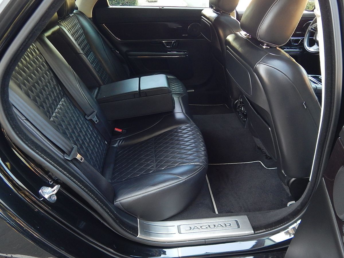 Jaguar XJ photo 36