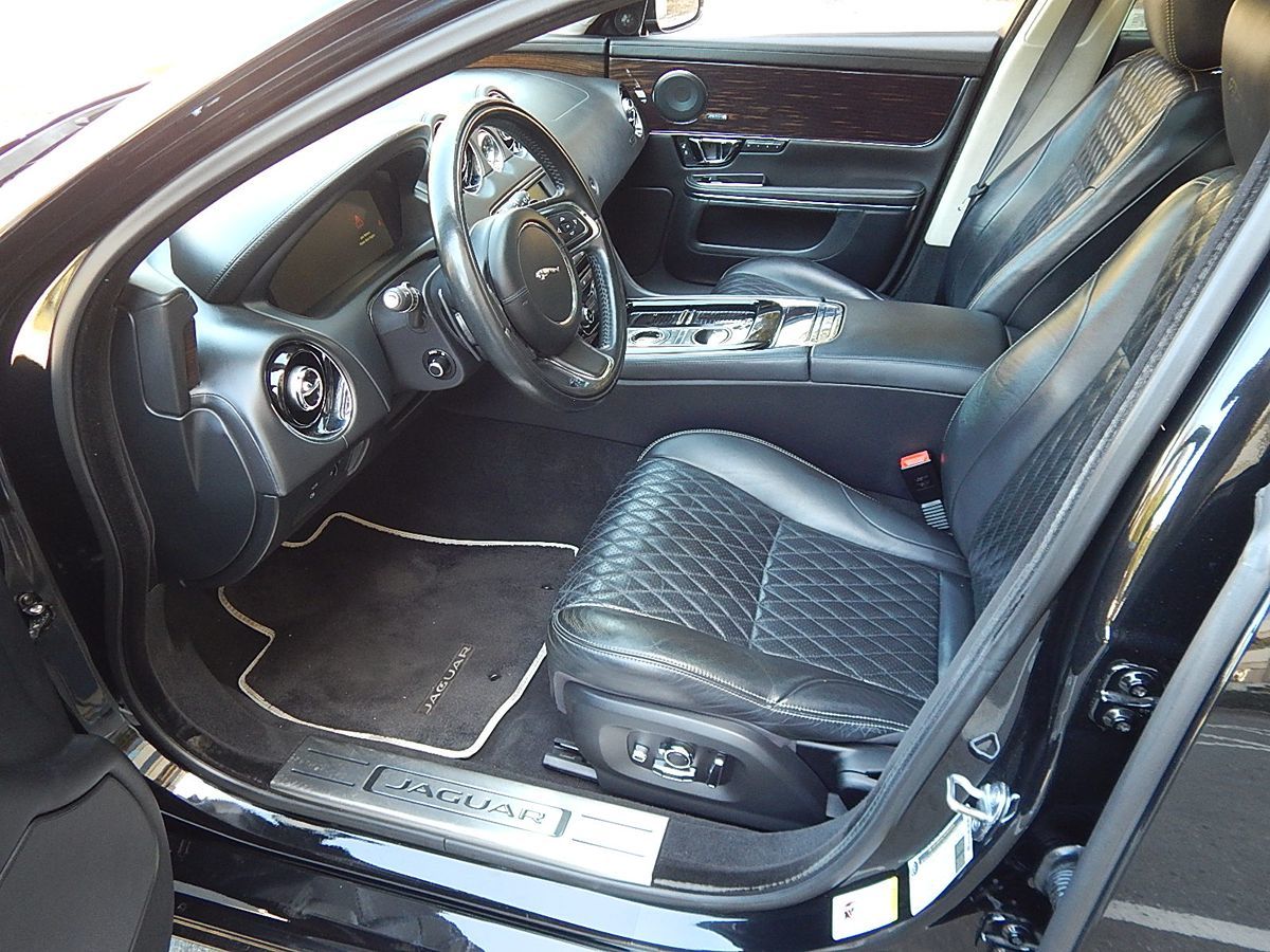 Jaguar XJ photo 38