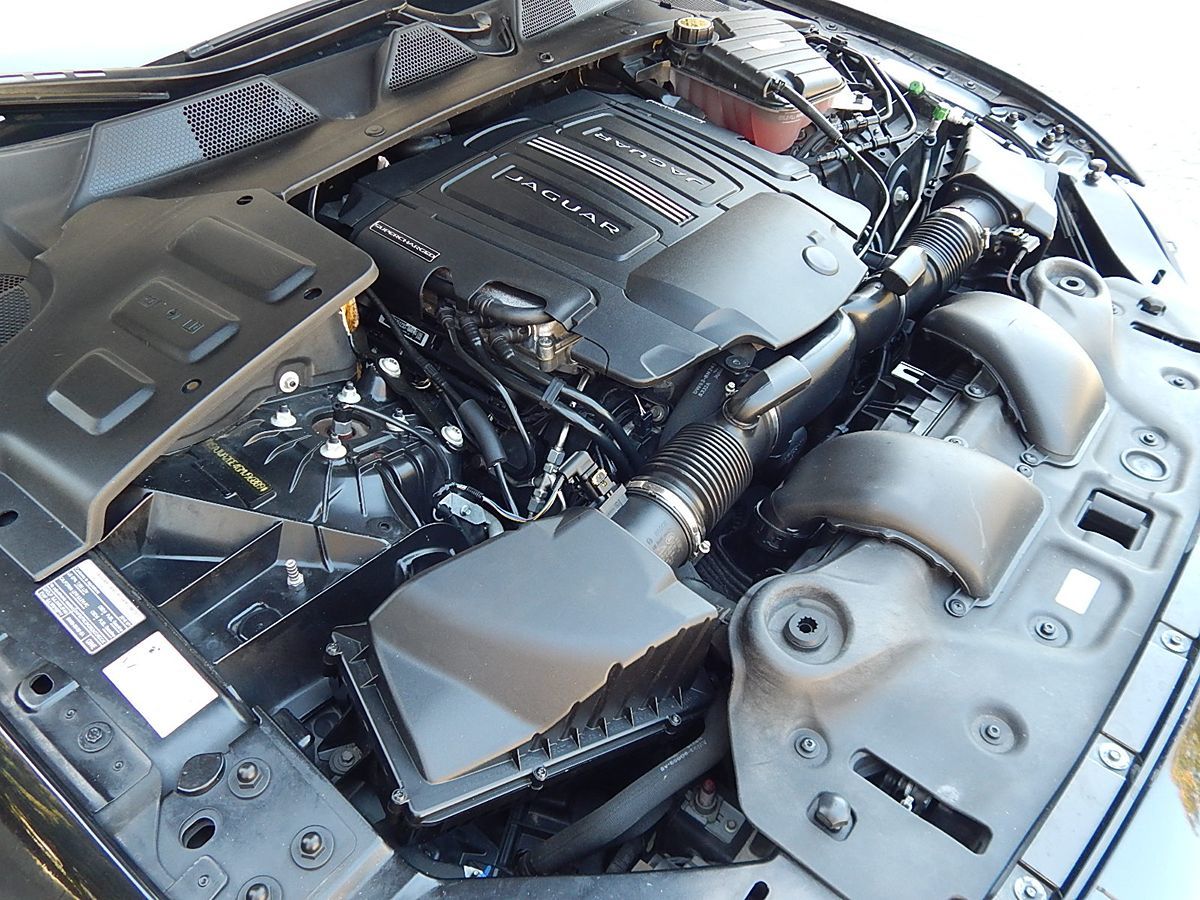 Jaguar XJ photo 42