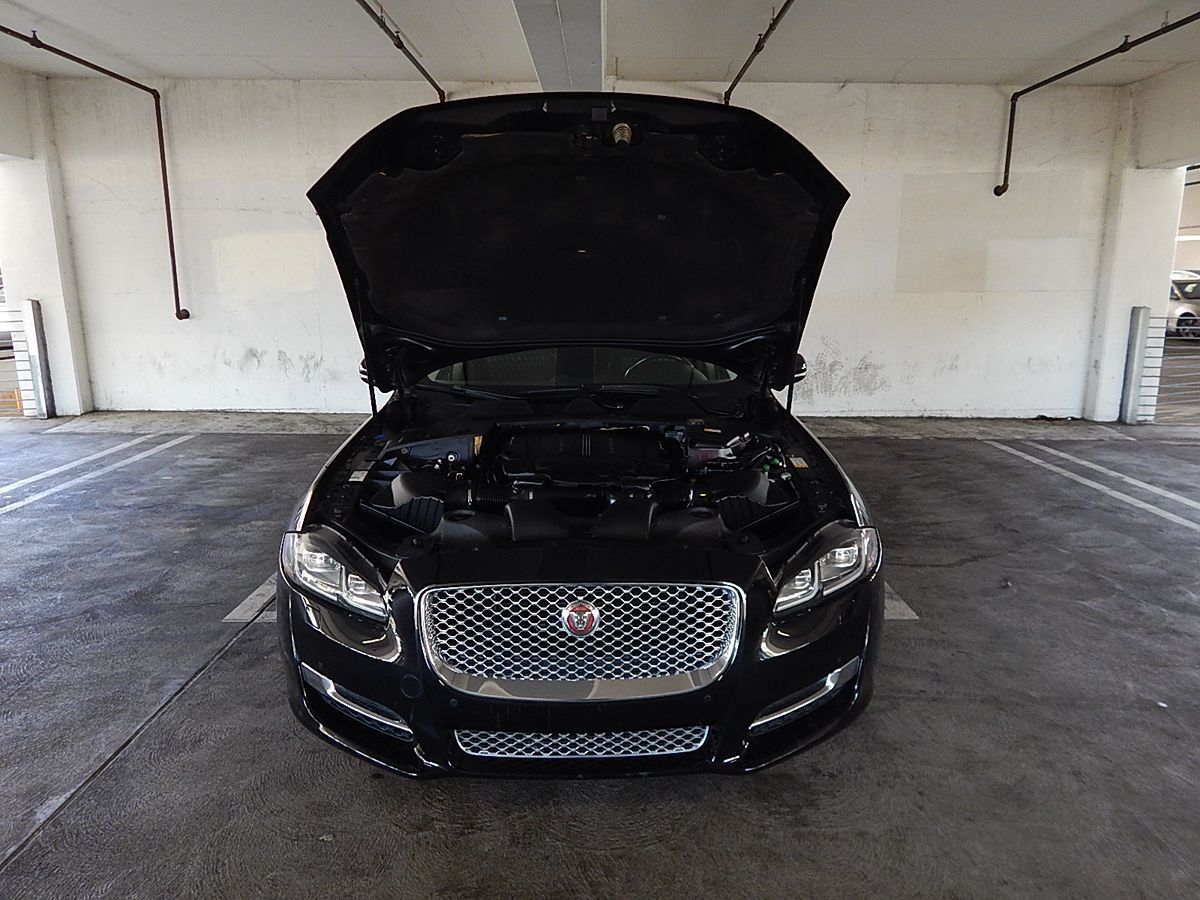 Jaguar XJ photo 50