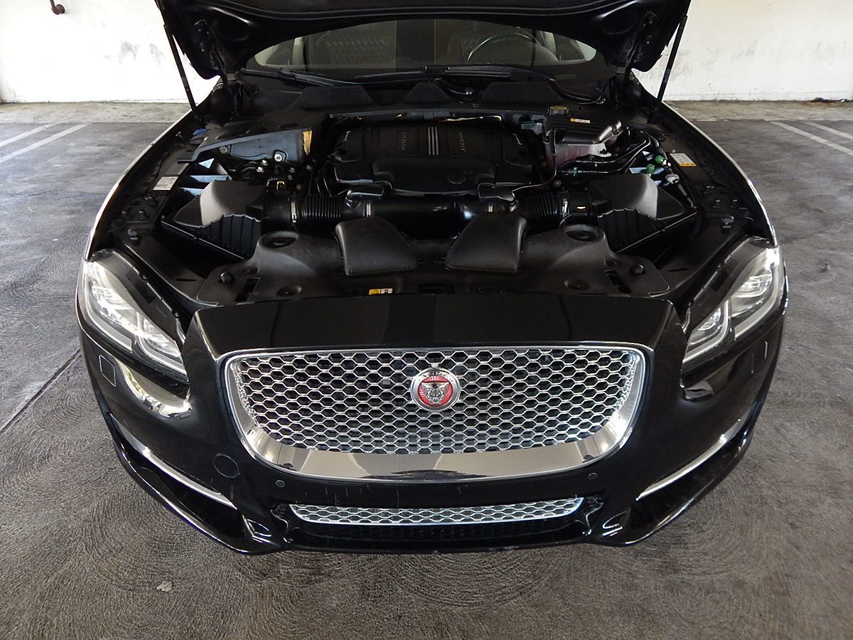 Jaguar XJ photo 51