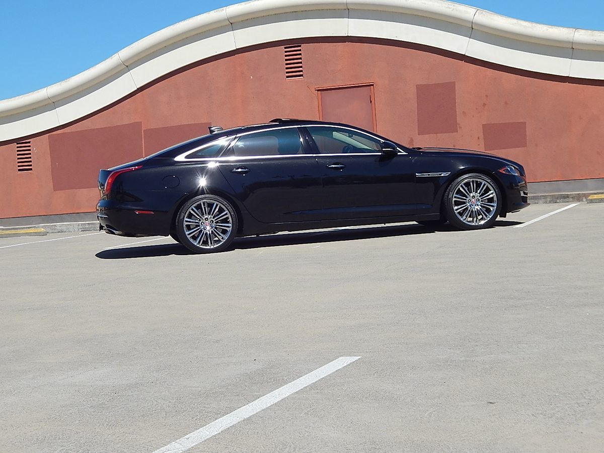 Jaguar XJ photo 86
