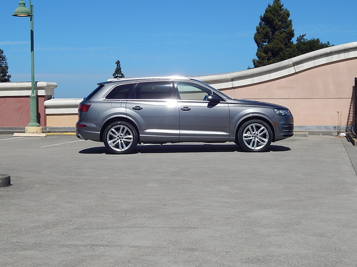 Audi Q7 photo 9