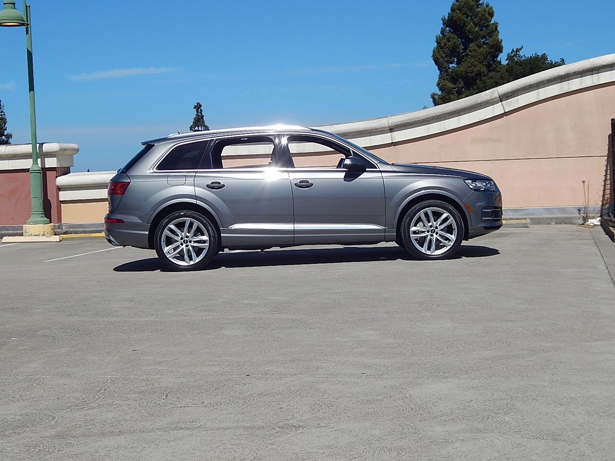 Audi Q7 photo 11