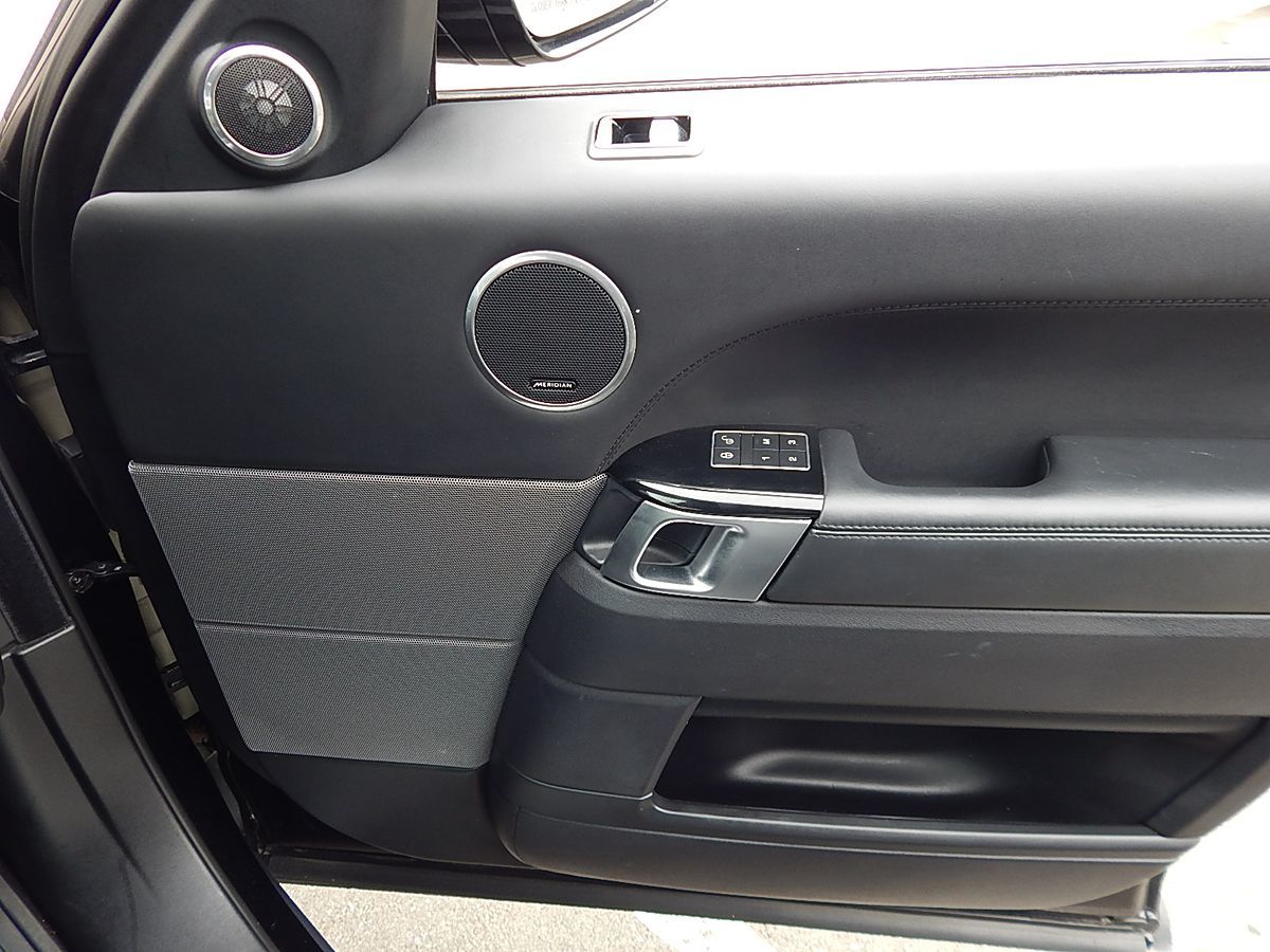 Land Rover Range Rover Sport photo 36