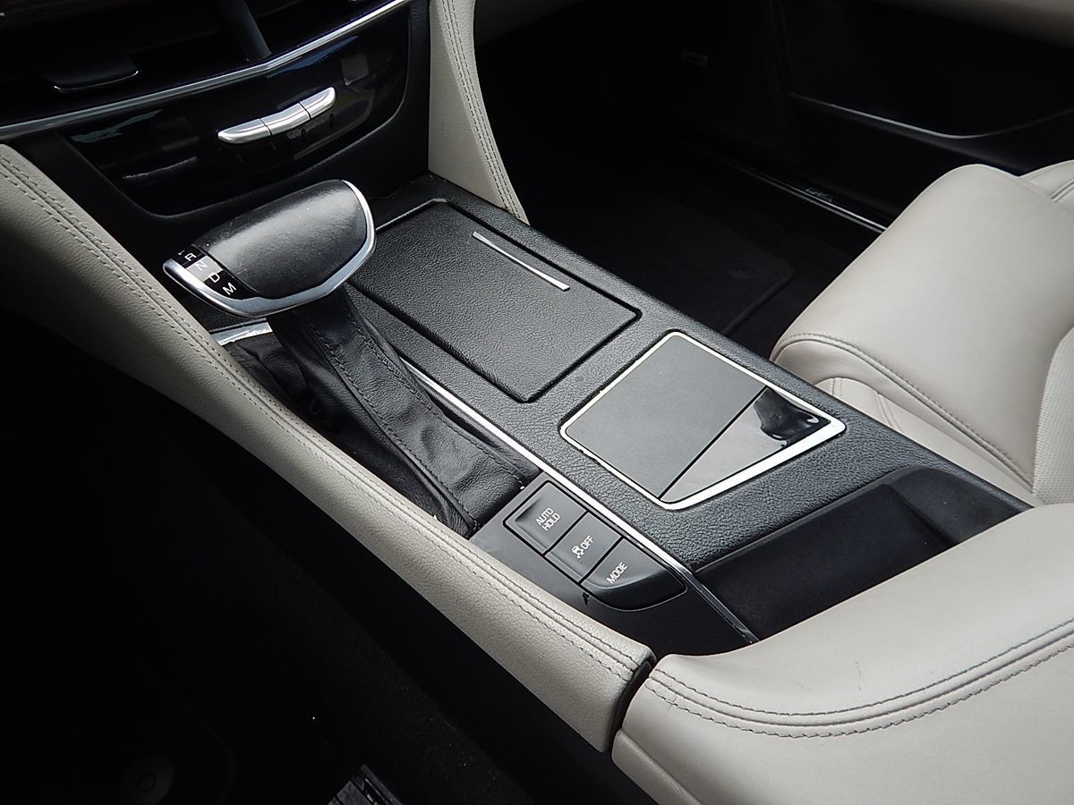 Cadillac CT6 photo 30