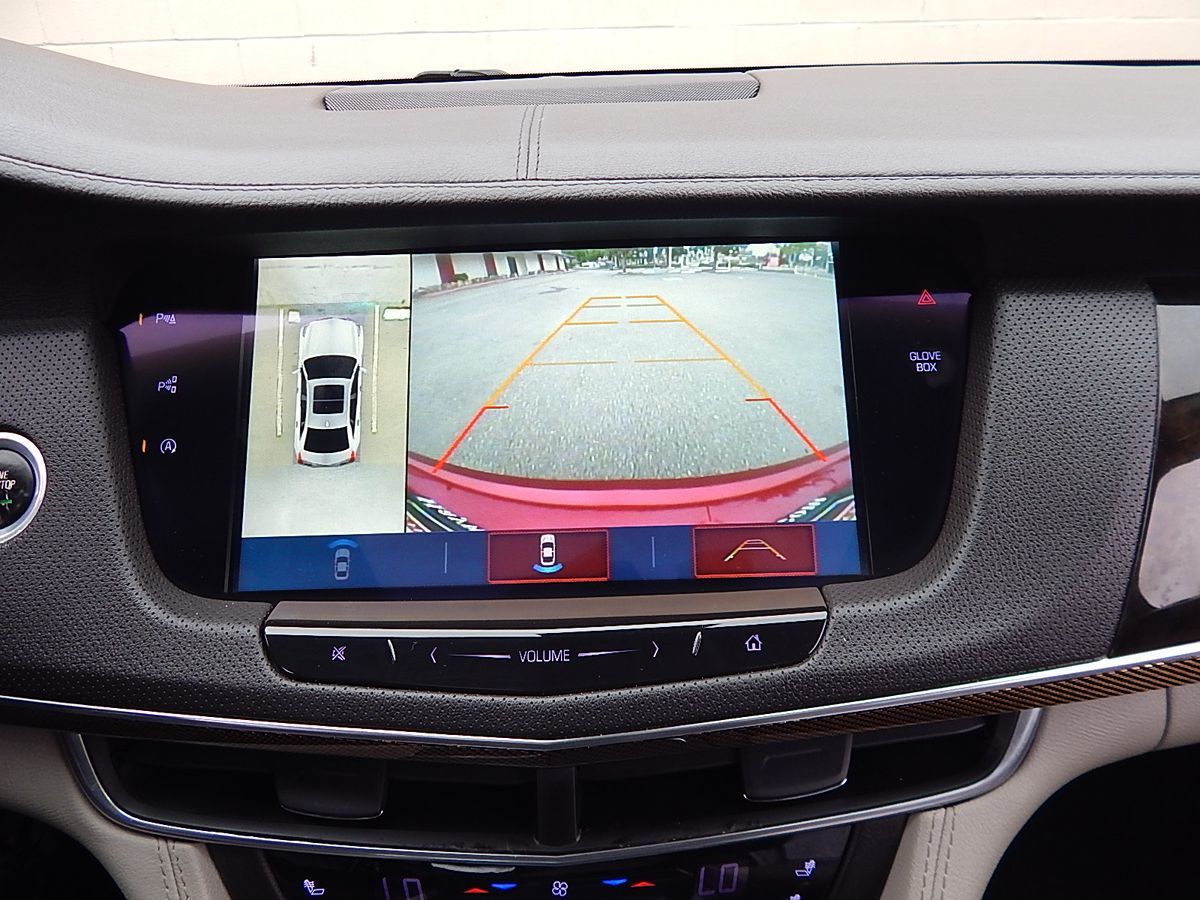 Cadillac CT6 photo 32