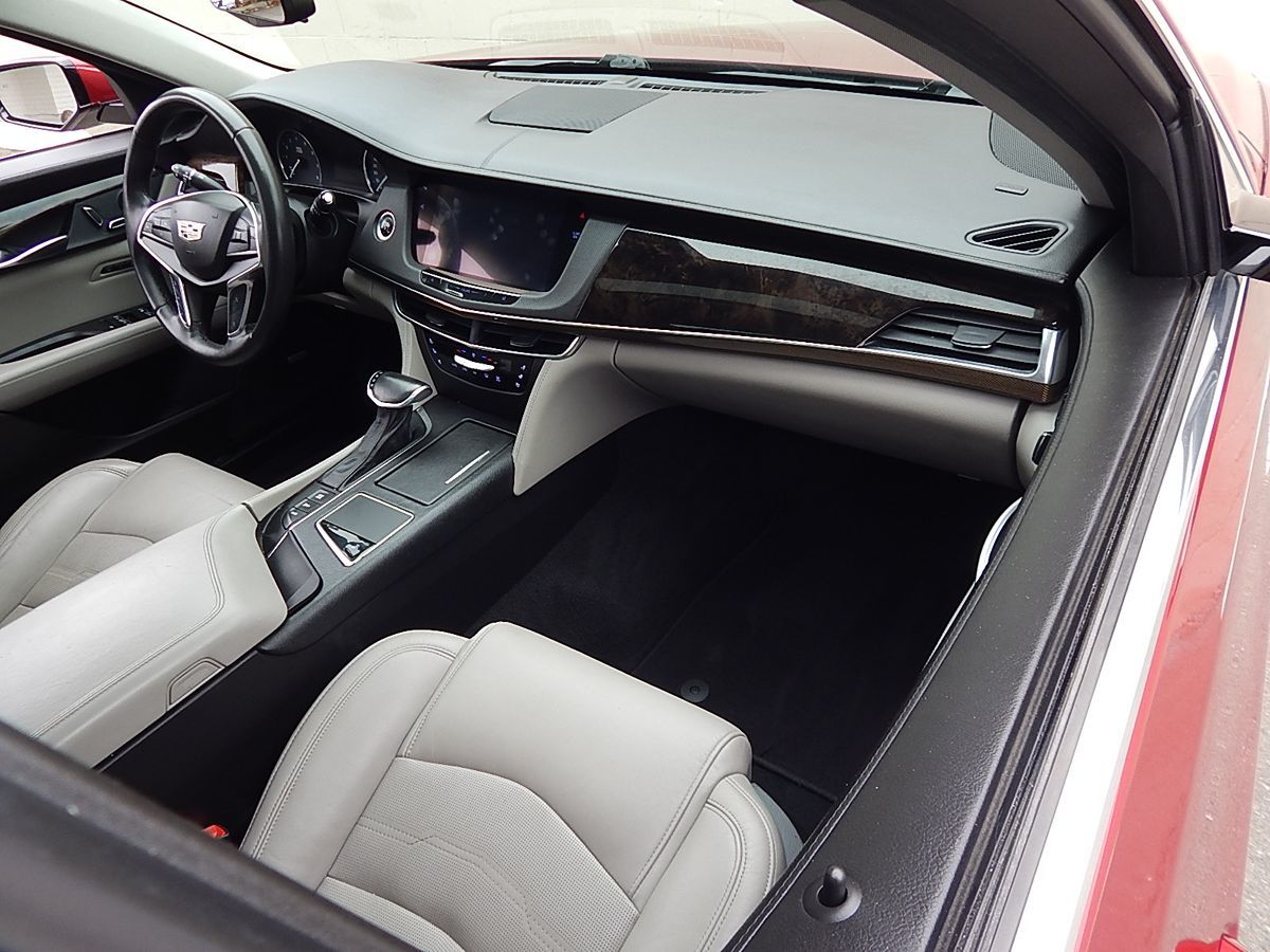 Cadillac CT6 photo 26
