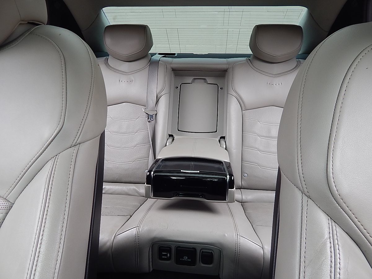 Cadillac CT6 photo 38