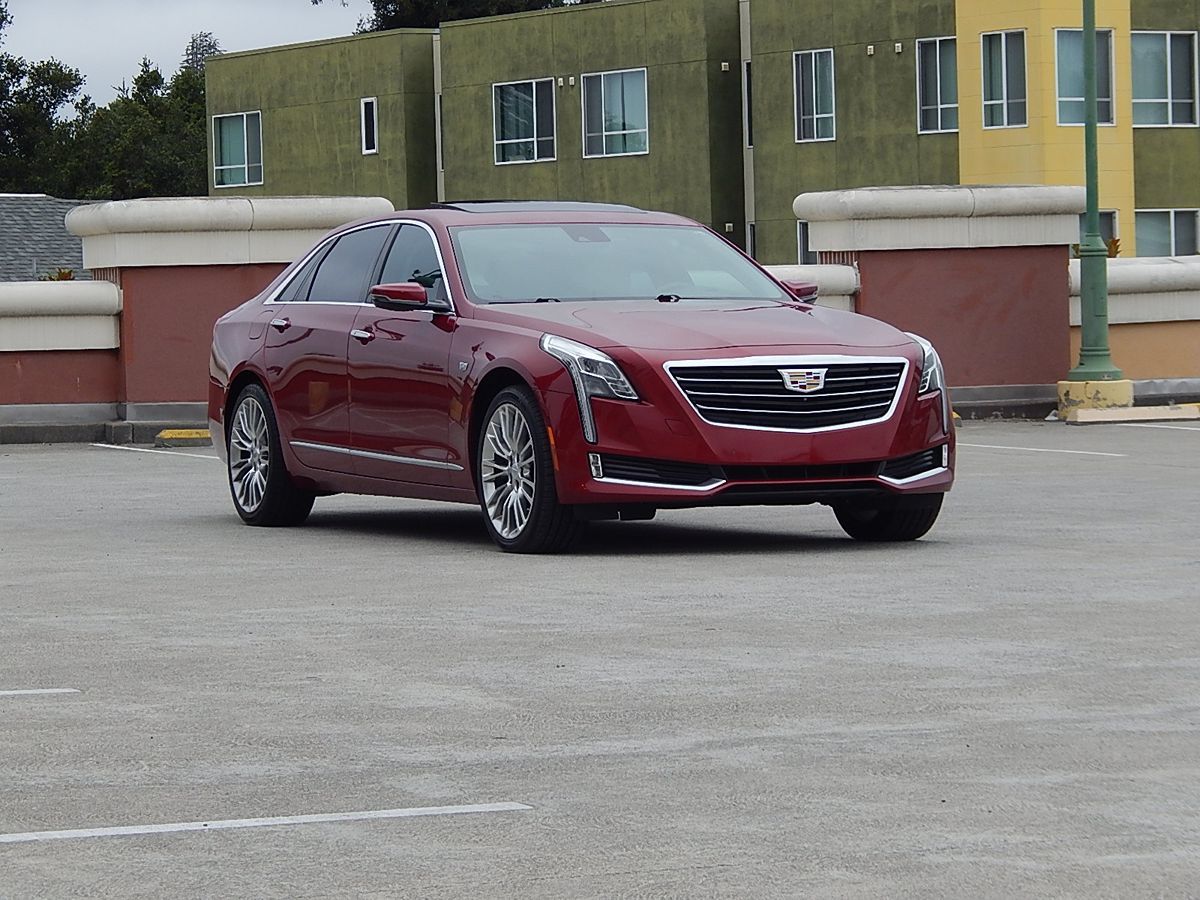 Cadillac CT6 photo 3