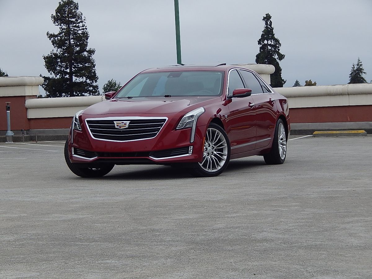 Cadillac CT6 photo 2