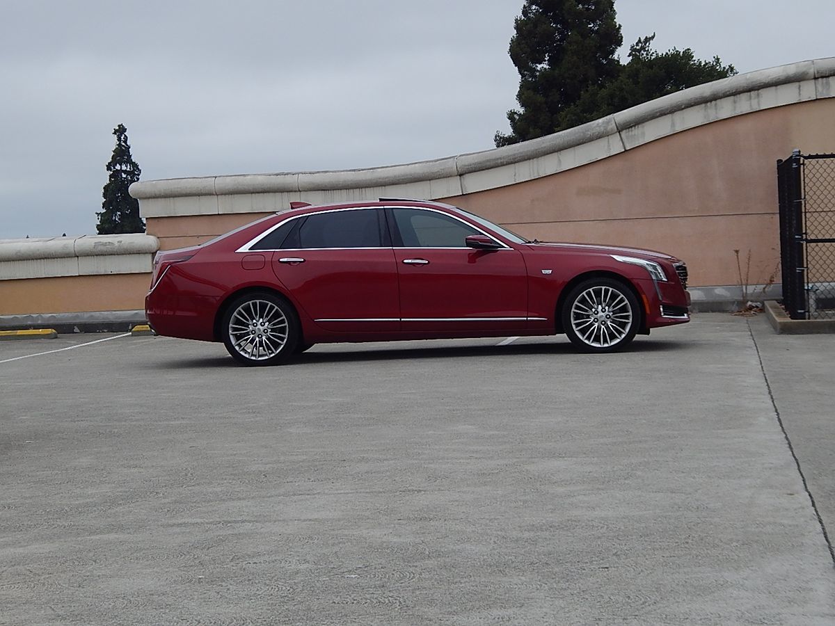 Cadillac CT6 photo 7