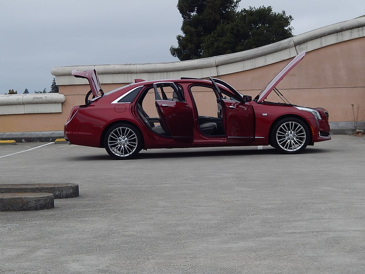 Cadillac CT6 photo 14