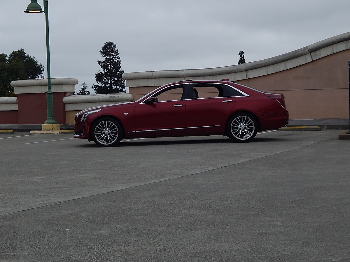 Cadillac CT6 photo 10