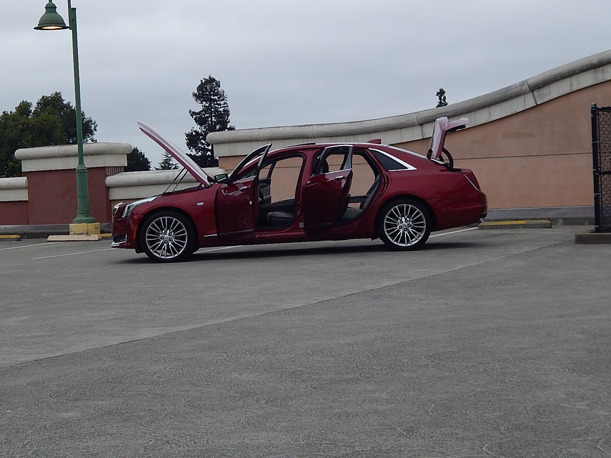 Cadillac CT6 photo 19