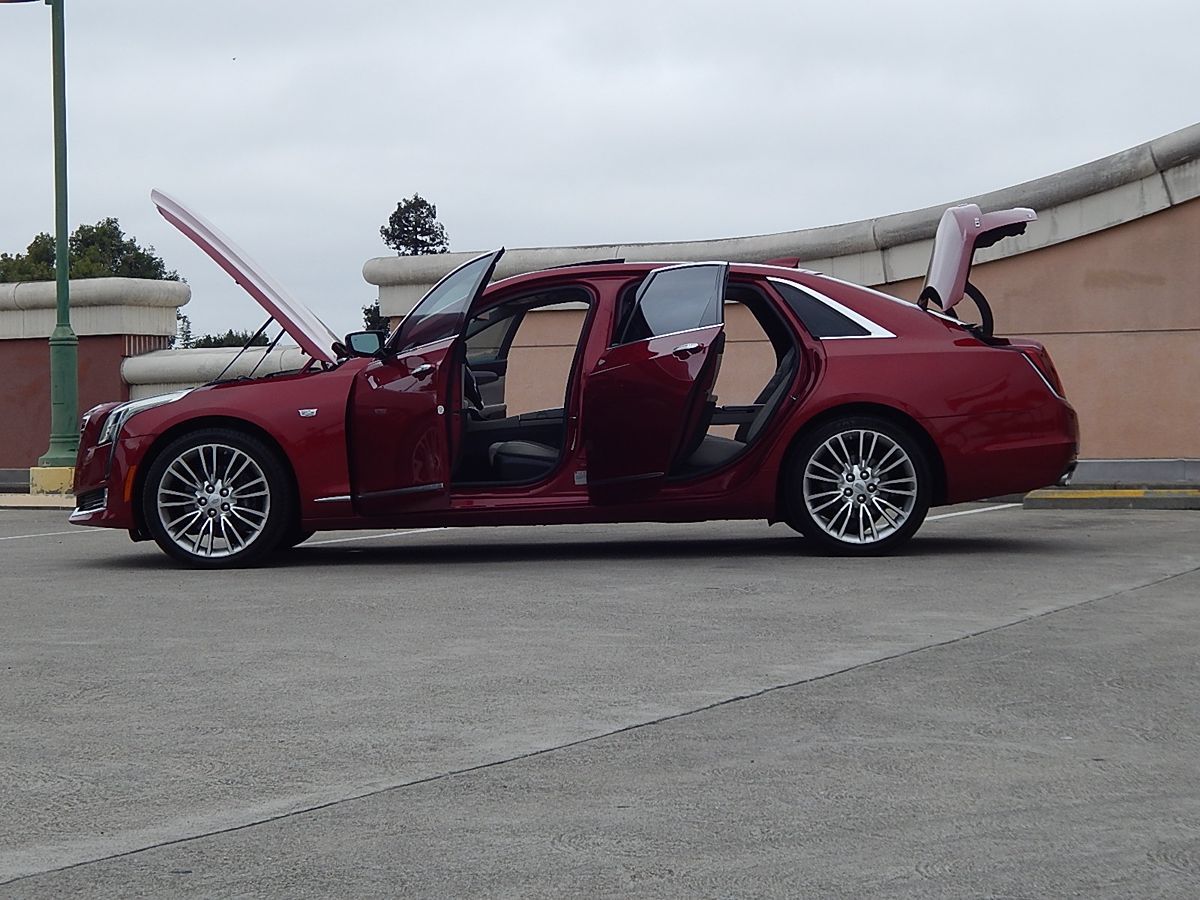 Cadillac CT6 photo 17