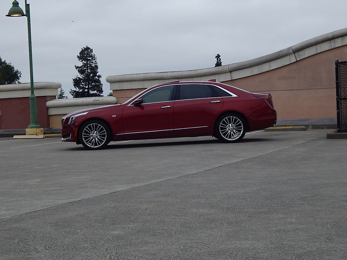 Cadillac CT6 photo 8