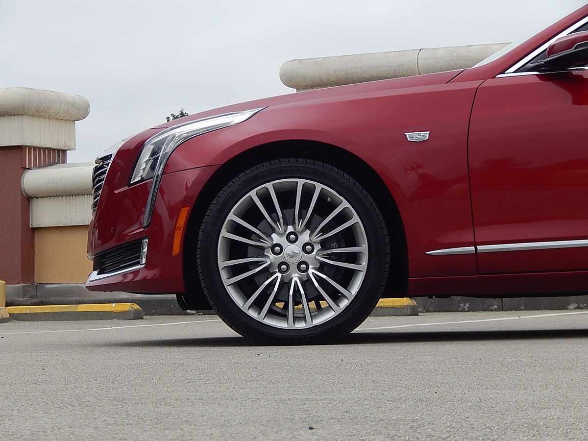 Cadillac CT6 photo 75