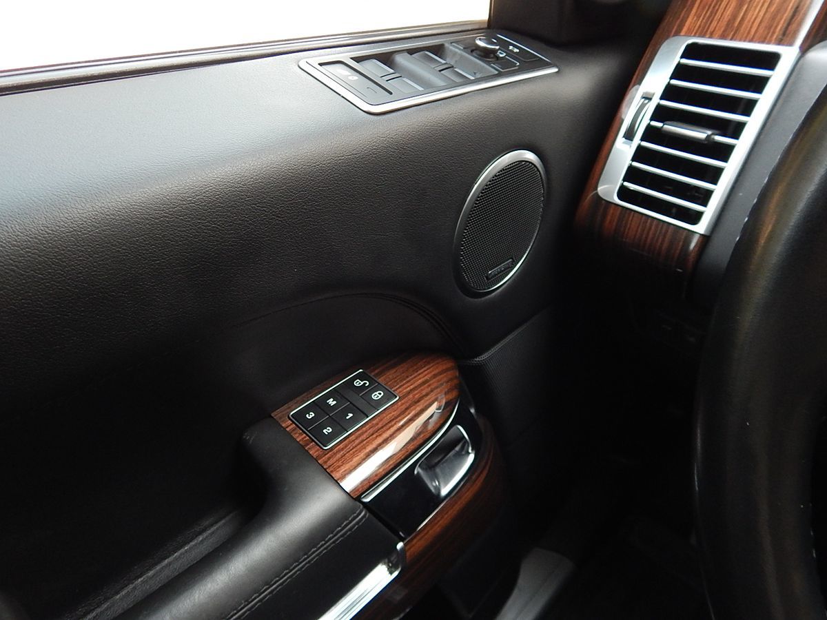 Land Rover Range Rover photo 50