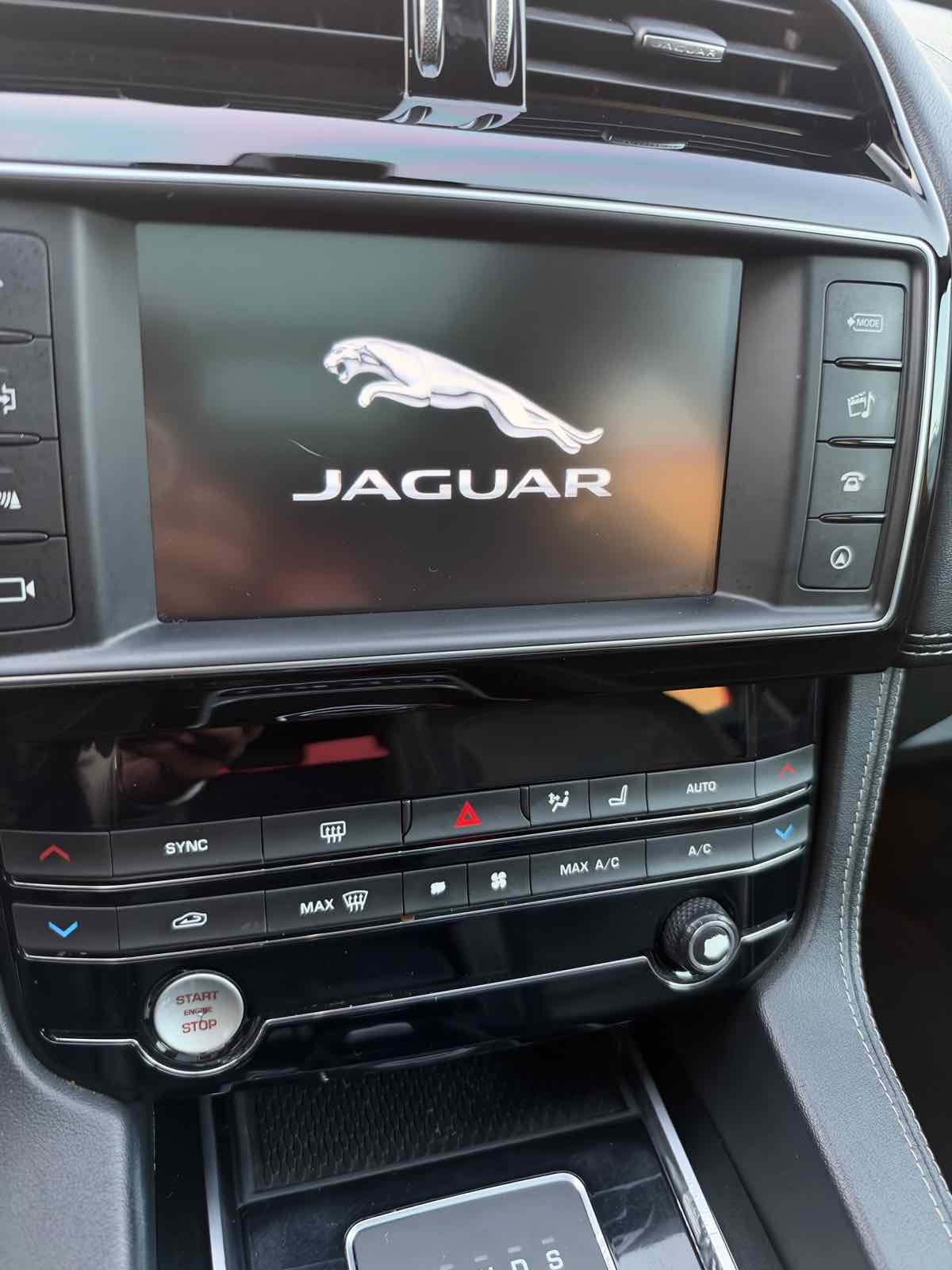 Photo 11 of this Jaguar F-PACE