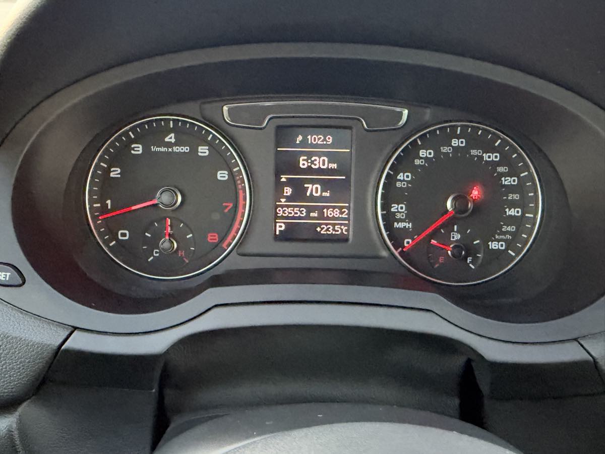 Photo 12 of this Audi Q3