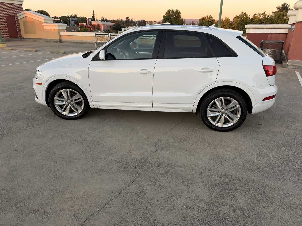 Photo 4 of this Audi Q3