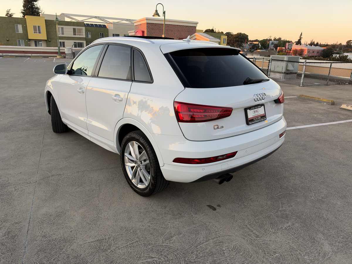 Photo 8 of this Audi Q3