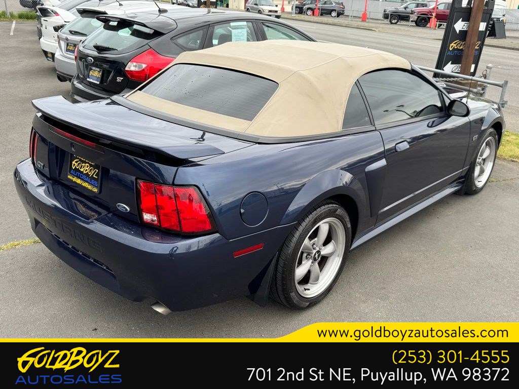 2001 Ford Mustang GT Deluxe photo 4