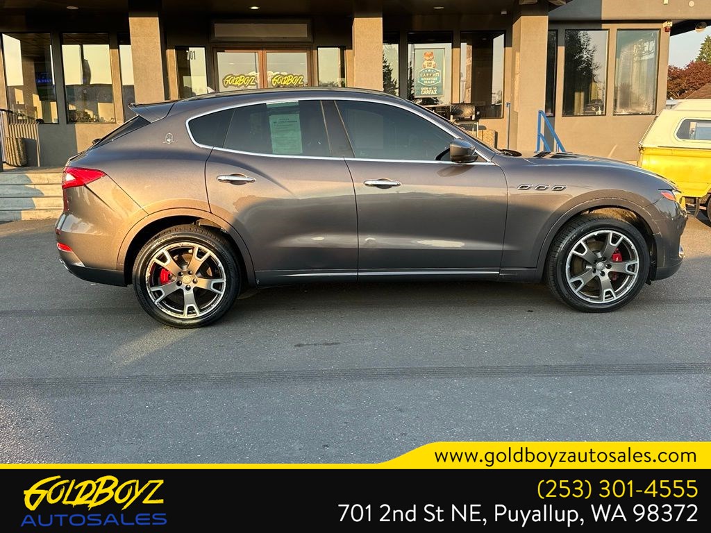2017 Maserati Levante photo 3