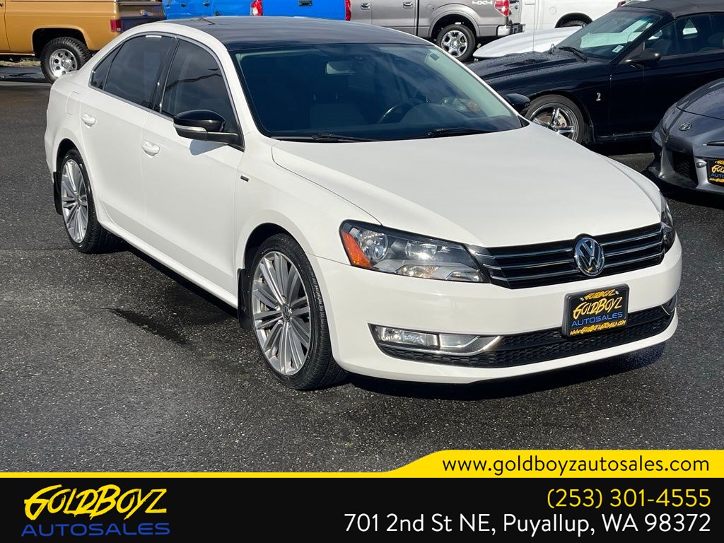 2015 Volkswagen Passat Sport photo 2