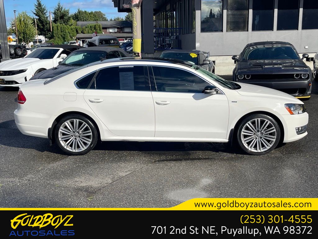 2015 Volkswagen Passat Sport photo 3