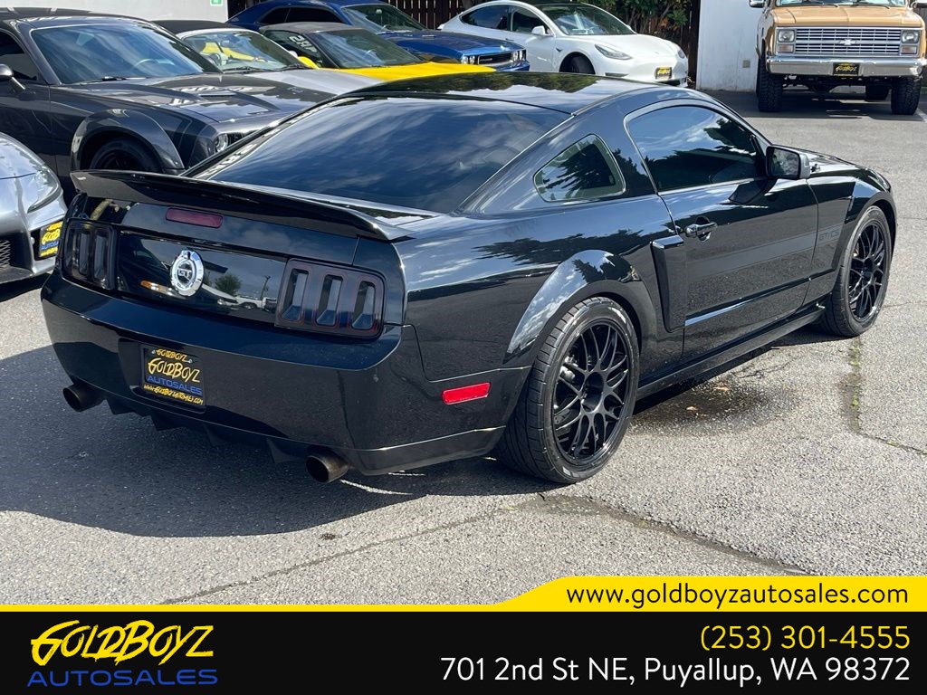 2007 Ford Mustang GT Deluxe photo 2