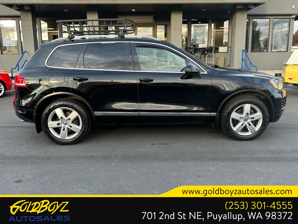 2013 Volkswagen Touareg Lux photo 2