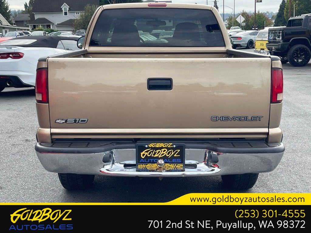 1999 Chevrolet S-10 Pickup photo 4