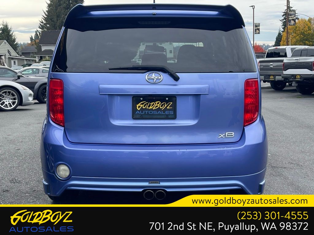 2010 Scion xB photo 2