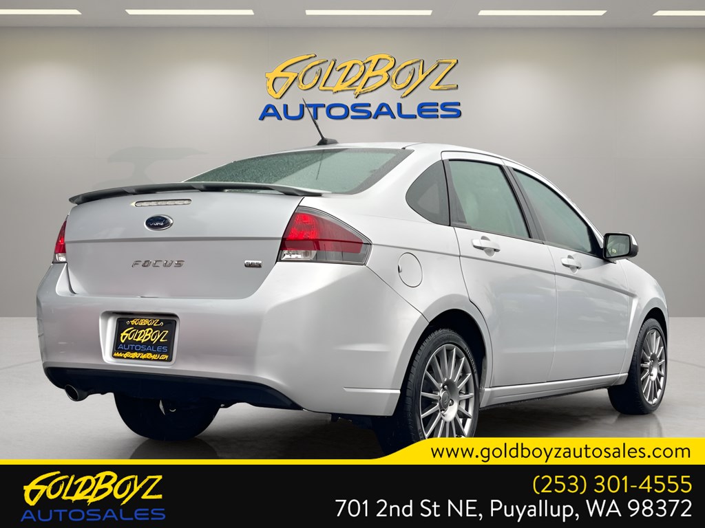 2011 Ford Focus SES photo 4