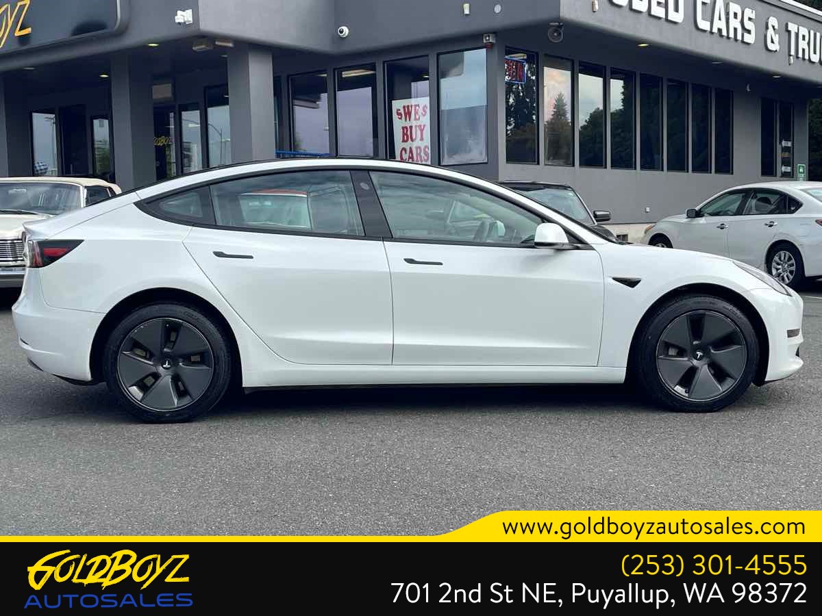 Tesla Model 3 photo 2