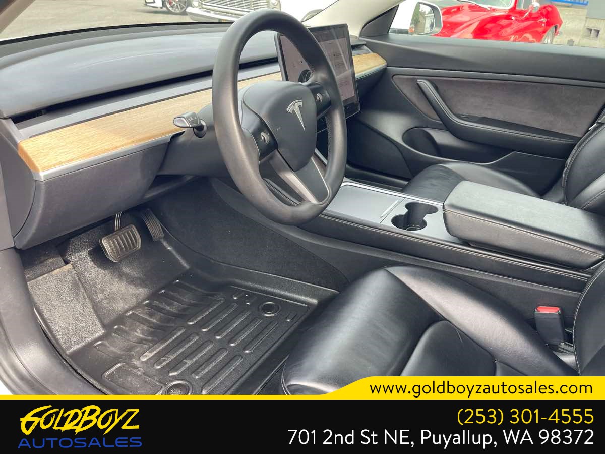 Tesla Model 3 photo 24