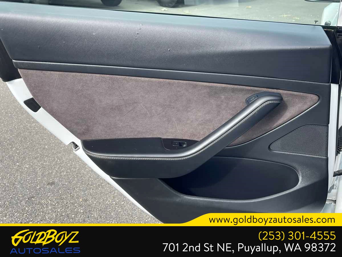 Tesla Model 3 photo 21