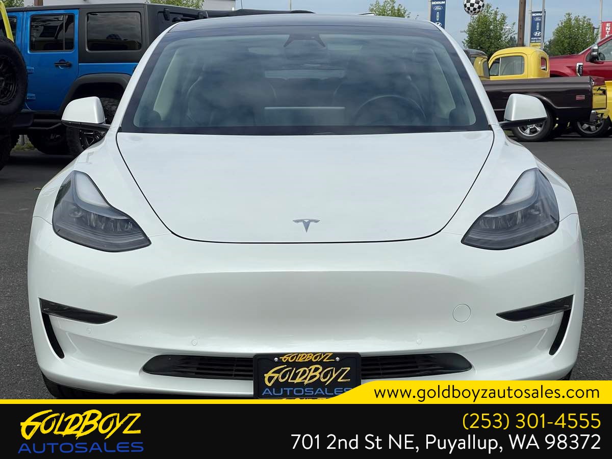 Tesla Model 3 photo 8