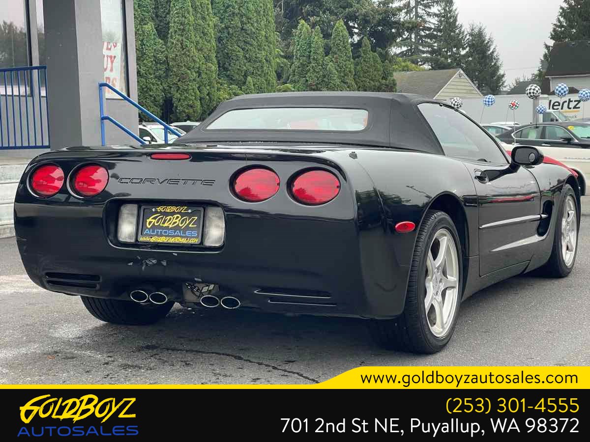 Photo 4 of this Chevrolet Corvette
