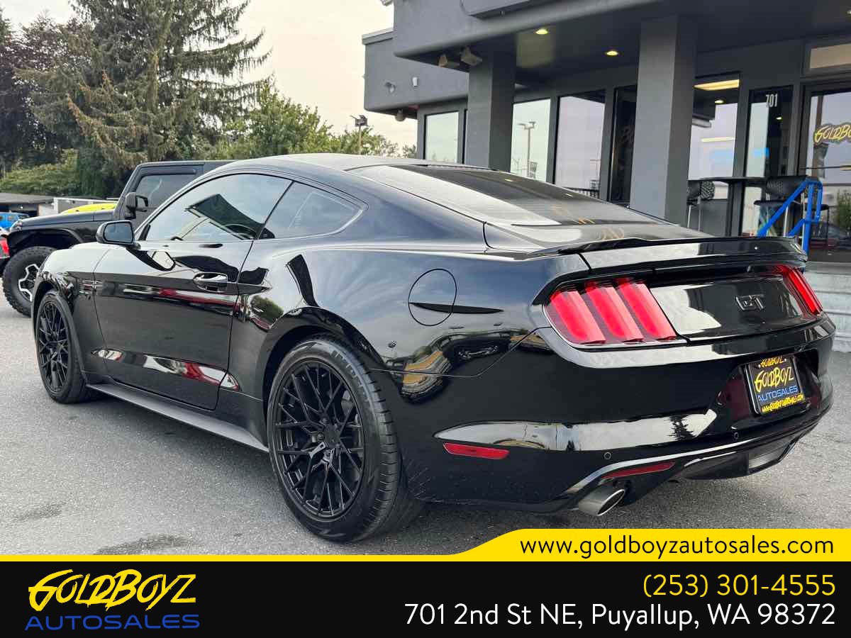 Ford Mustang photo 5
