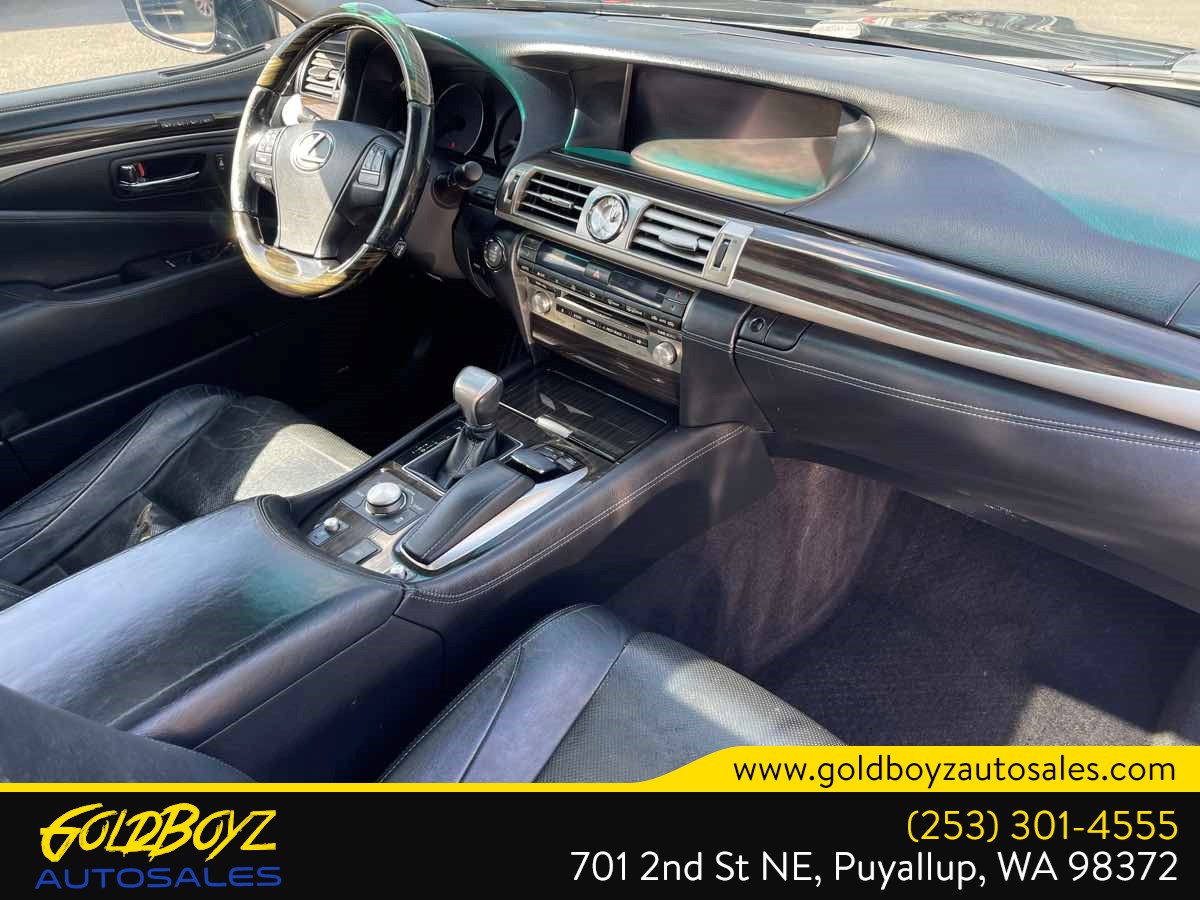 Lexus LS photo 26