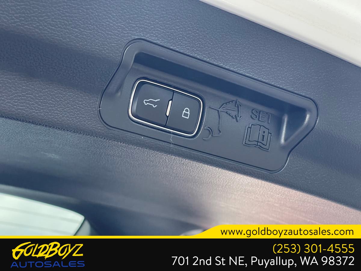 Ford Explorer photo 21