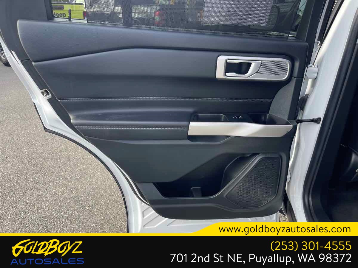Ford Explorer photo 13