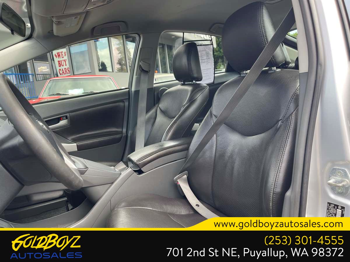 Toyota Prius photo 11