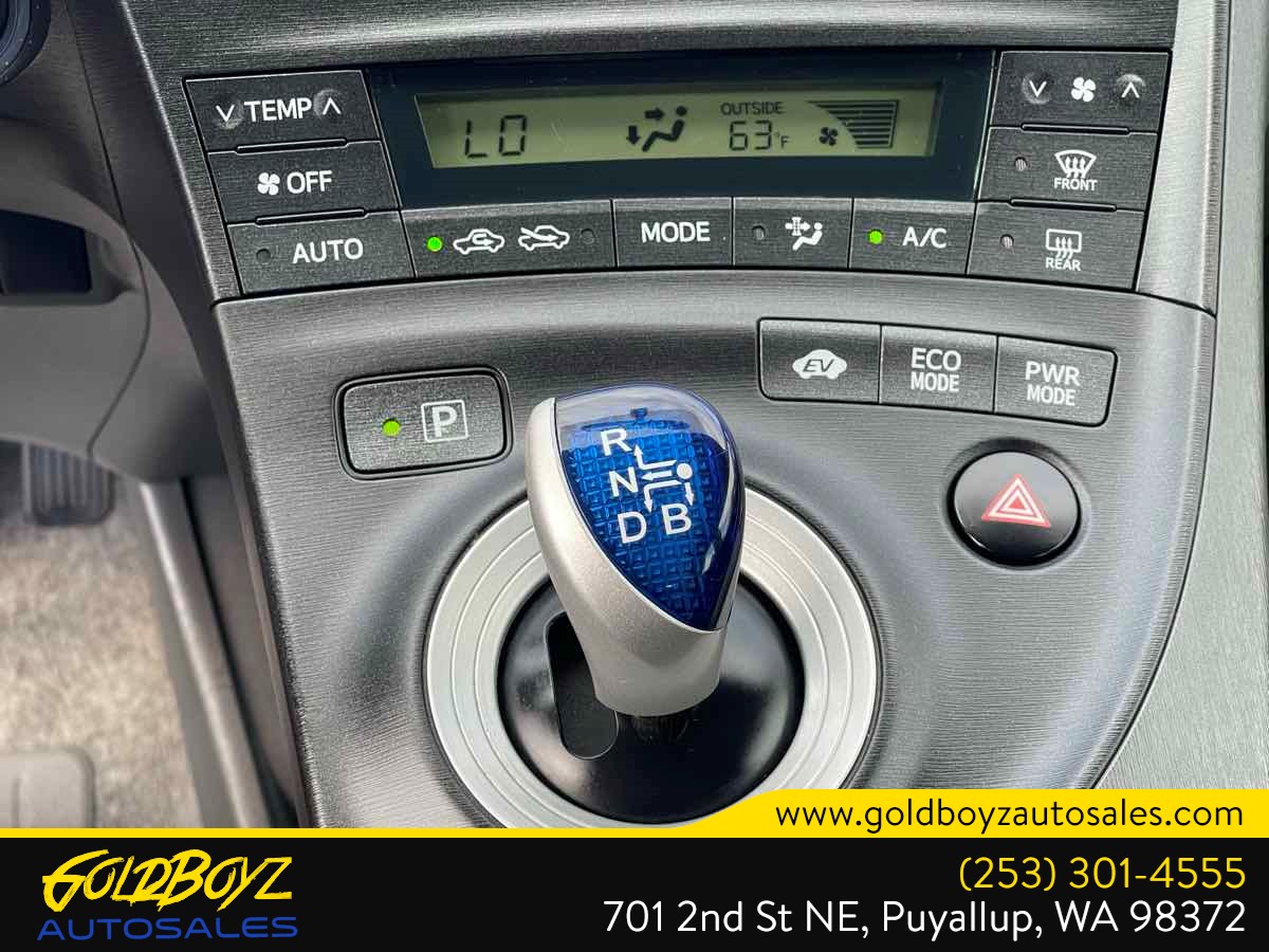 Toyota Prius photo 19