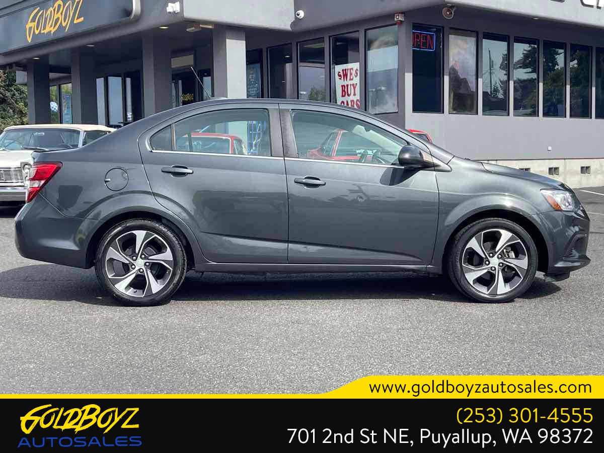Chevrolet Sonic photo 2